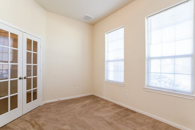 Foto del edificio - 3014 Rose Trace Dr