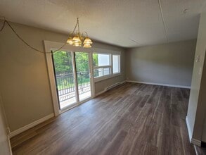 Building Photo - 411 Ellerdale St