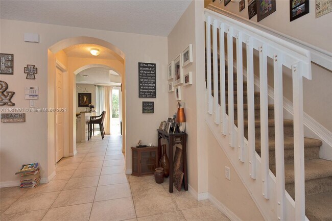 Foto del edificio - 917 SW 143rd Ave