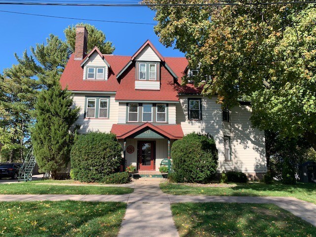 Foto del edificio - 453 E Michigan St