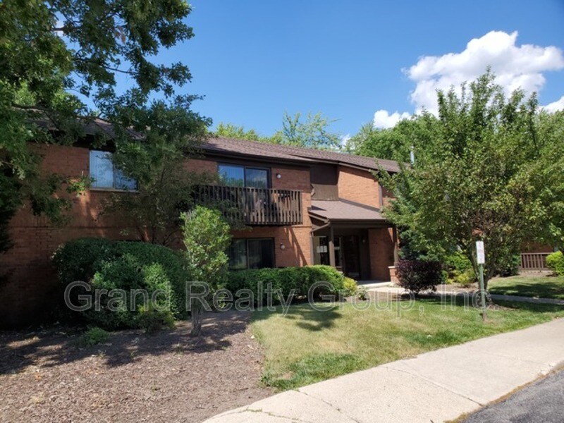 Primary Photo - 33561 N Royal Oak Ln