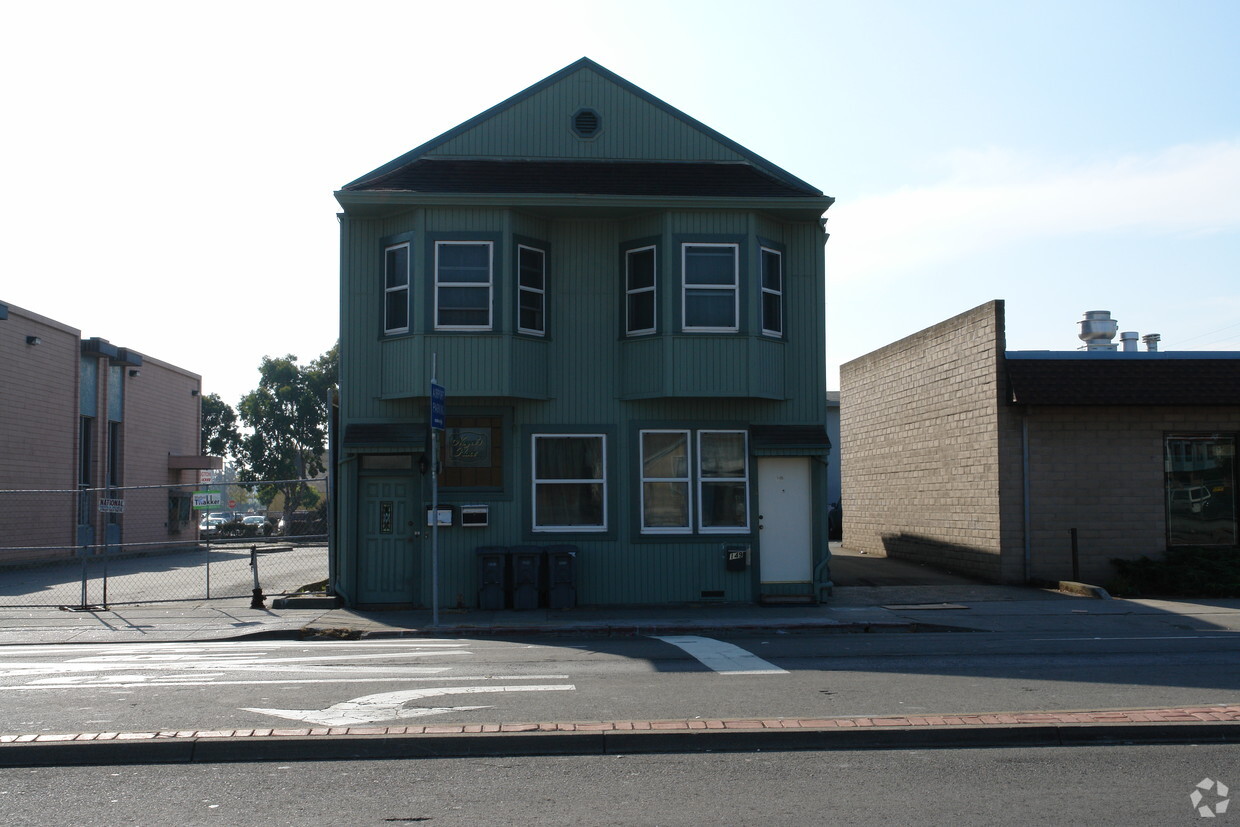 Building Photo - 147 San Bruno Ave