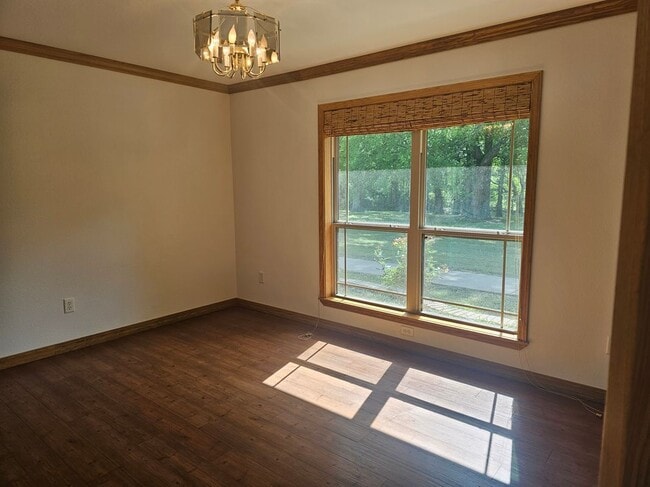Building Photo - 1316 Brown Rd