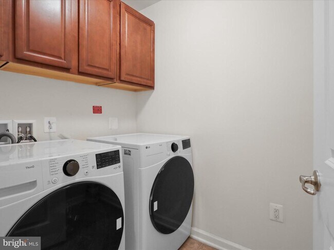 Foto del edificio - 41639 Adamson Dr