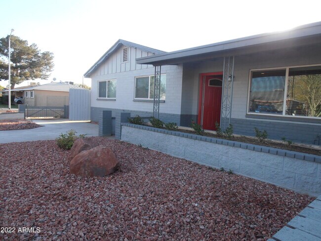 Foto del edificio - 1326 N 71st St