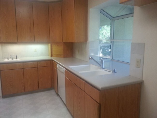 Foto del edificio - 738 E Tenaya Way