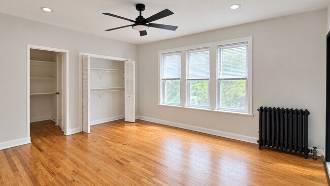 Foto del edificio - 1635 W Morse Ave