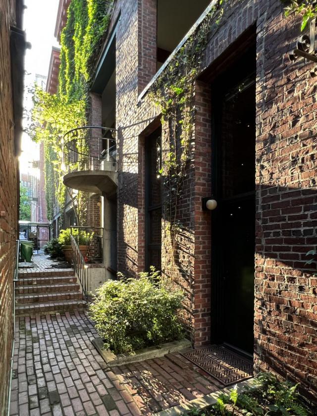 Foto principal - 1 bedroom in Seattle WA 98104