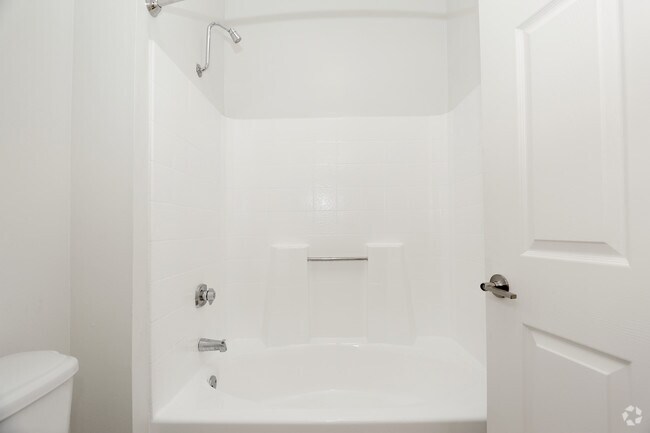 1HAB, 1BA - 675 ft² - Miracle Mile Apartments