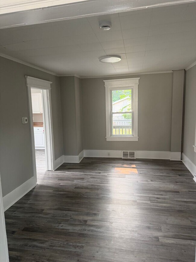 Foto del edificio - Recently Renovated 3-Bedroom, 1-Bath Home in Pleasantville