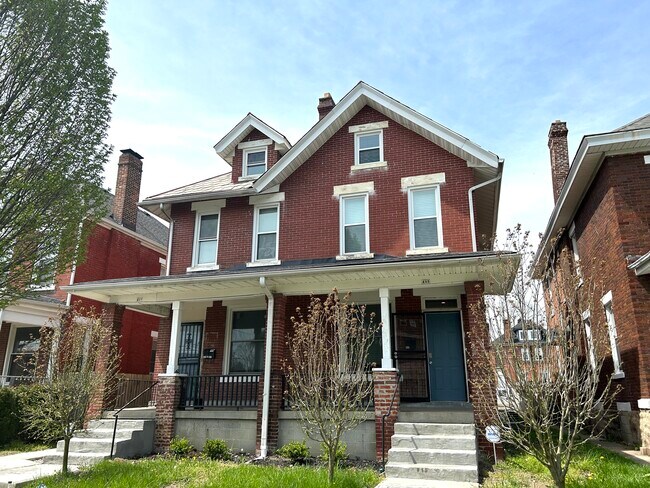 Building Photo - 437 Stoddart Ave