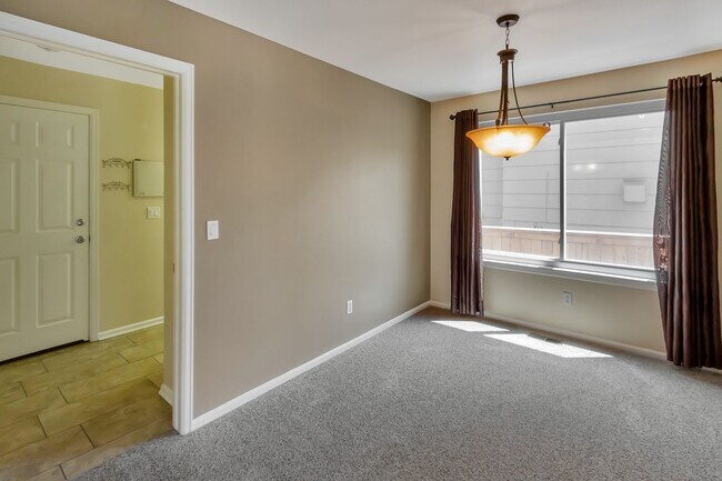 Foto del edificio - Charming 4 Bedroom 3 Bath in Highlands Ranch!