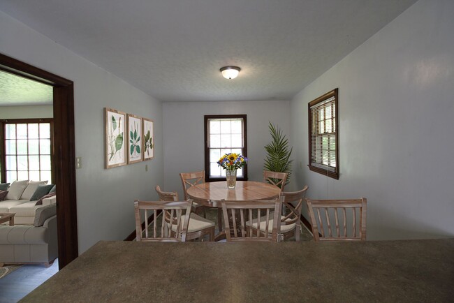 Building Photo - A Three Bedroom Home Near Sprague Street Park