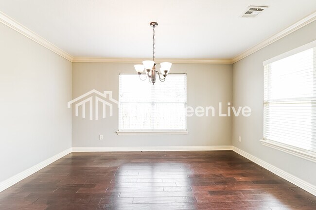 Foto del edificio - 700 Spur Ln