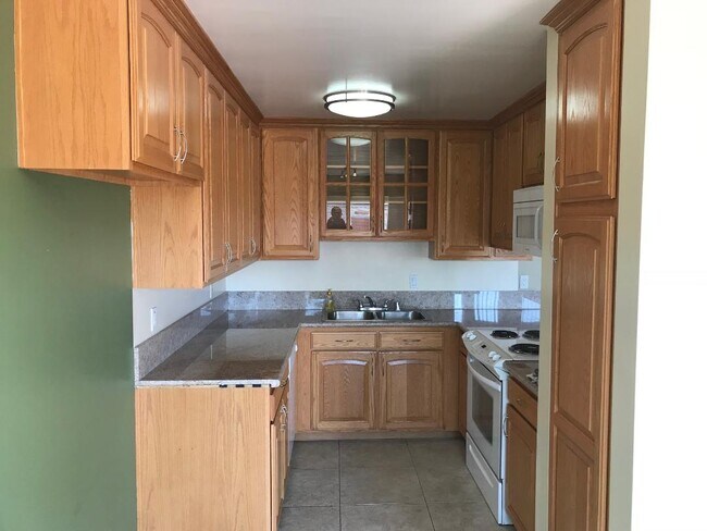 kitchen - 21104 Ladeene Ave