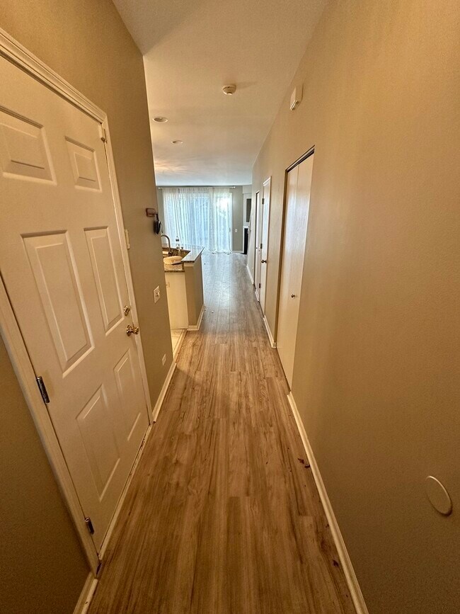 Building Photo - 2924 Stonewater Dr