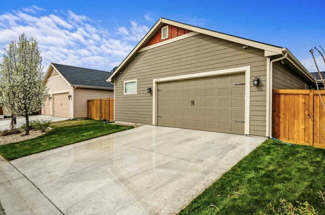 Building Photo - 2862 N Centrepoint Way