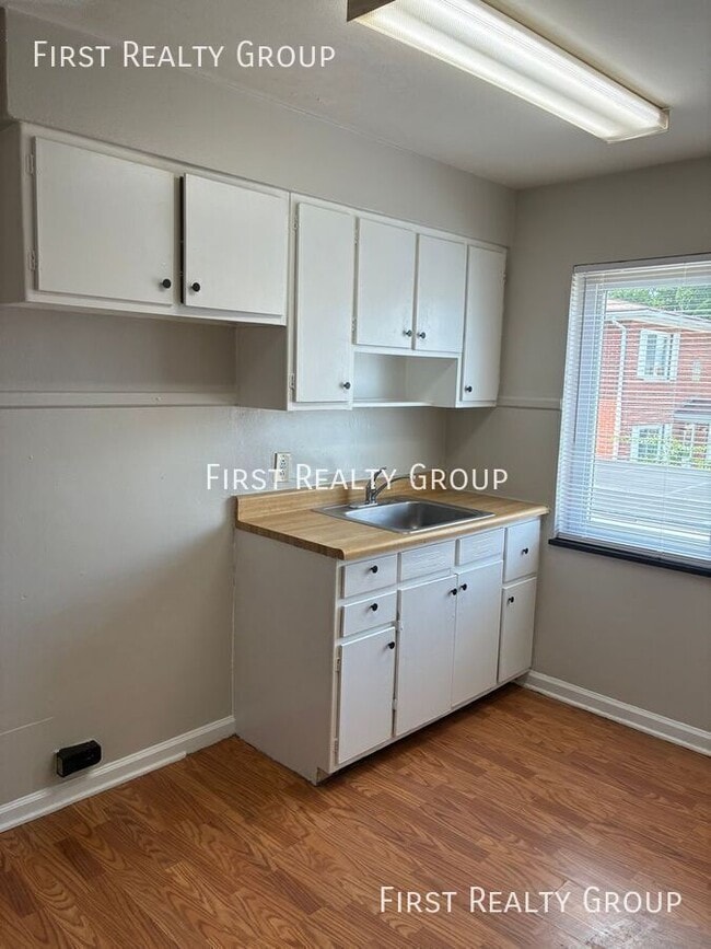 Building Photo - 3129 S. Smithville-#3