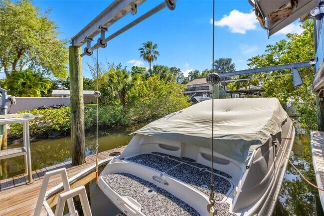 Building Photo - 428 W Klosterman Rd