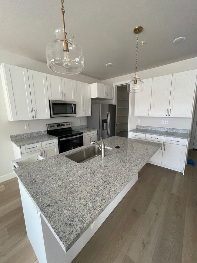 Foto del edificio - Italian Villages | 3-Bedroom Townhome