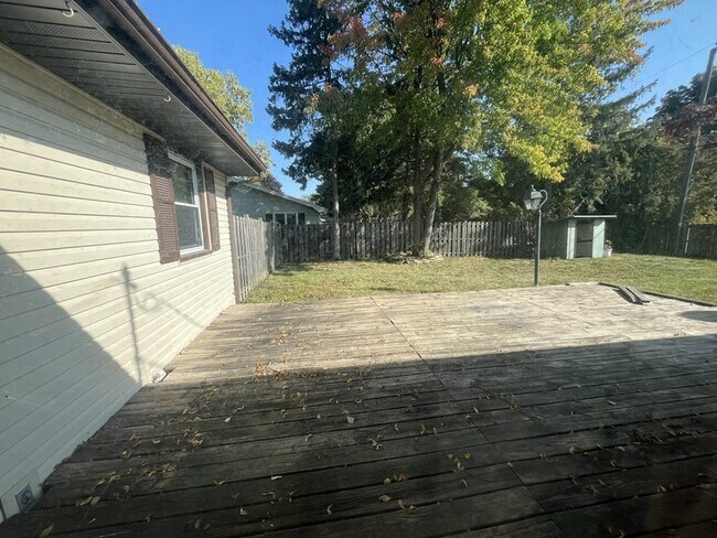 Building Photo - 892 Marvelle Ln