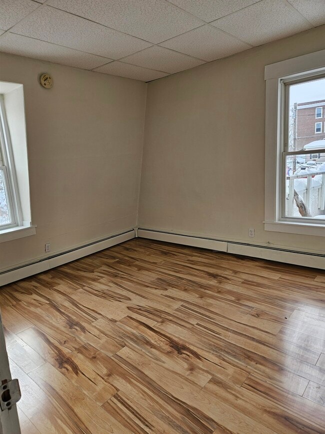 Building Photo - 30 Elm St