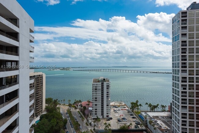 Building Photo - 1451 Brickell Ave