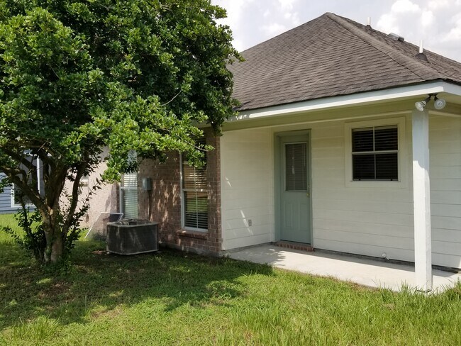 Building Photo - 1368 Harwich Dr