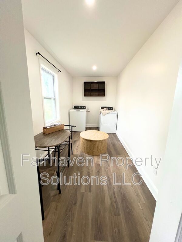 Foto del edificio - 2827 E 5th Ave