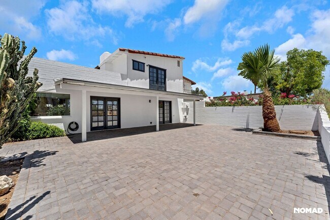 Foto del edificio - 2 Spacious Primary suites Townhome in Tempe
