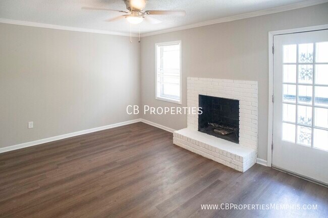 Foto del edificio - 5077 Holly Ridge Dr