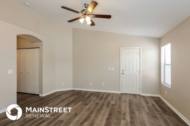 Building Photo - 1815 E Hamel Way