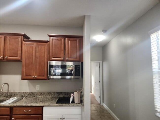 Building Photo - 1806 Thetford Cir