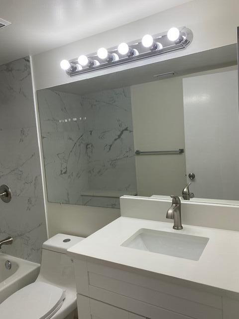 Building Photo - 1455 SW Silver Pine Way