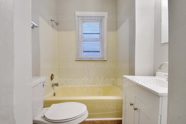 Building Photo - 2217 S 7th St