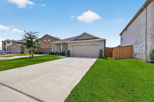 Building Photo - 8111 Star Ter Dr