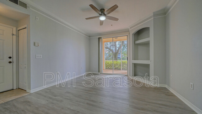 Building Photo - 4160 Central Sarasota Pkwy