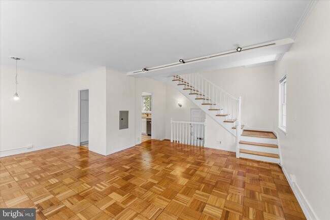 Foto del edificio - 3226 Gunston Rd