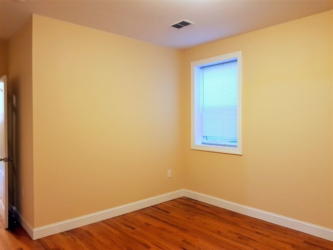Foto del edificio - 106 Western Ave