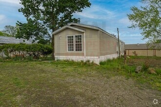 Building Photo - 5066 Newton Falls Rd
