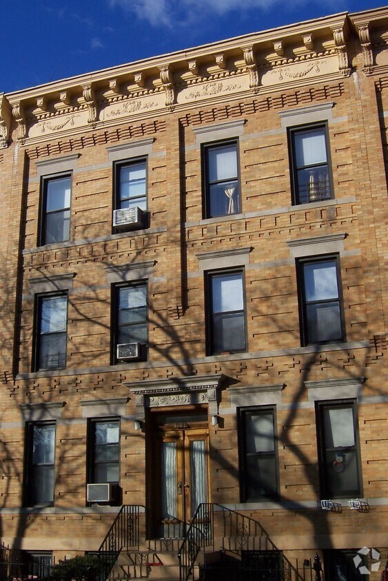 70 44 65th Pl Flushing Ny Apartments Flushing Ny Apartments Com