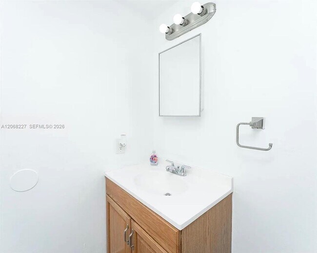 Foto del edificio - 576 NW 114th Ave