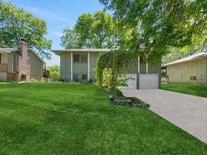 Building Photo - 20105 E 12th Terrace S