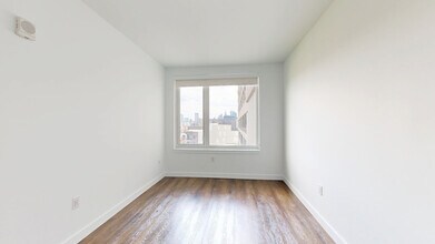 Interior Photo - Broadridge