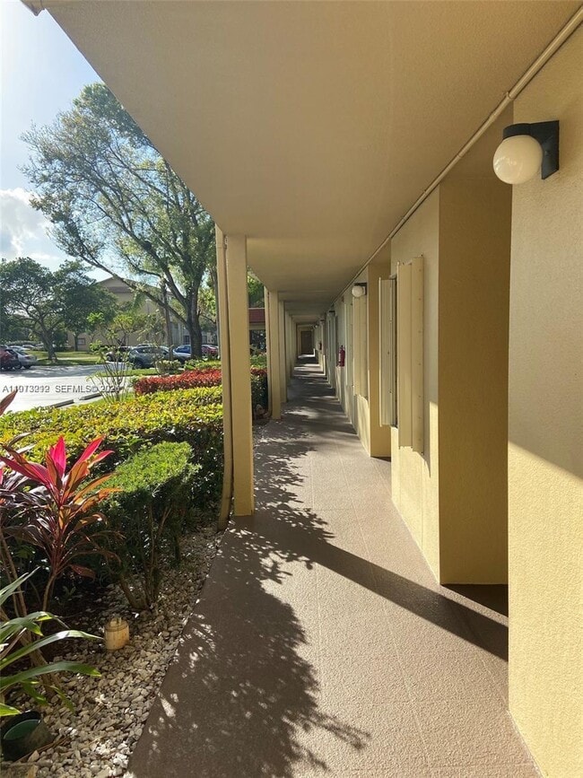 Foto del edificio - 12601 SW 13th St