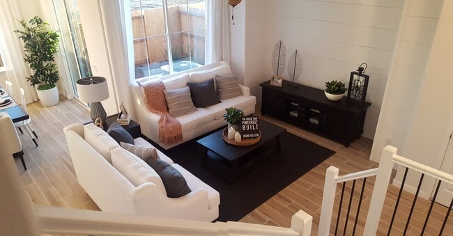 Down stairs living room /patio - 1826 Yellowwood Ave