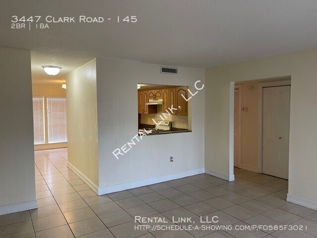 Foto del edificio - 2 bedroom condo for rent in Sienna Park