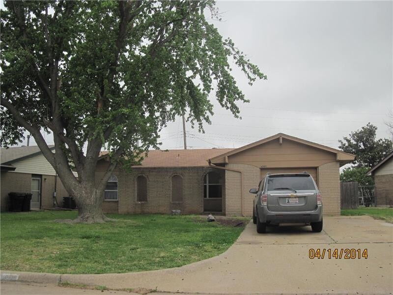 Primary Photo - 8909 S Ross Ave