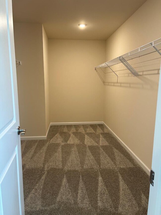 Foto del edificio - 3424 Dragonfly River Ct