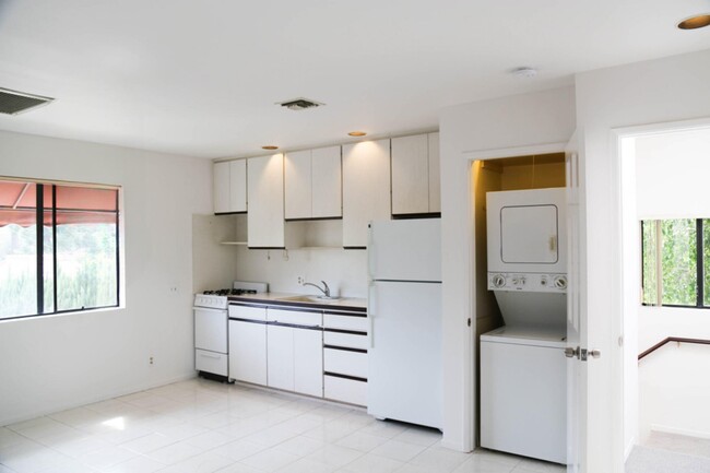 Foto del edificio - 113 N Maple Dr